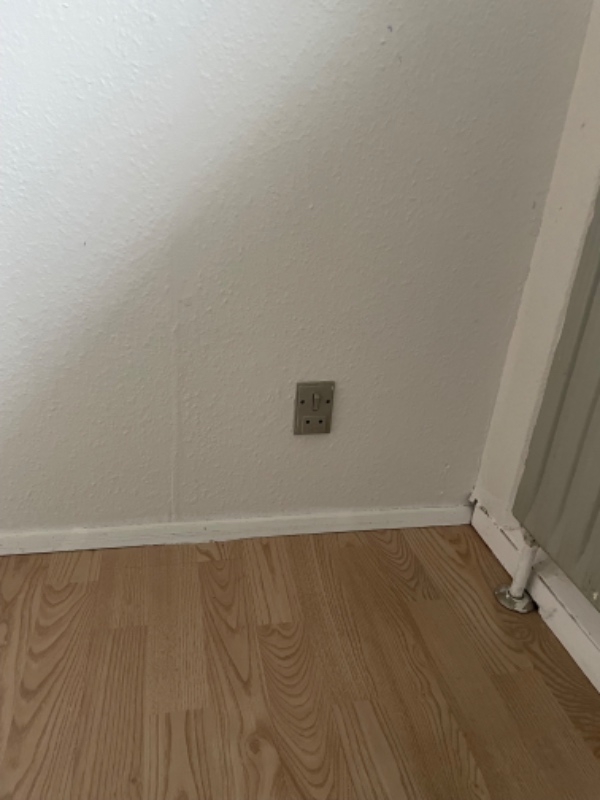 Hej Jeg skal få fjernet 2-3 stikkontakter,  måske flytte en og få generelt stikkontakterne checket