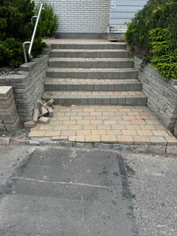 Udgravning til trampolin og træer