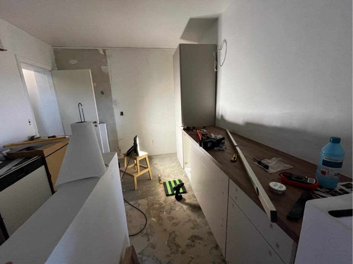 Hjælp til at sætte køkken op