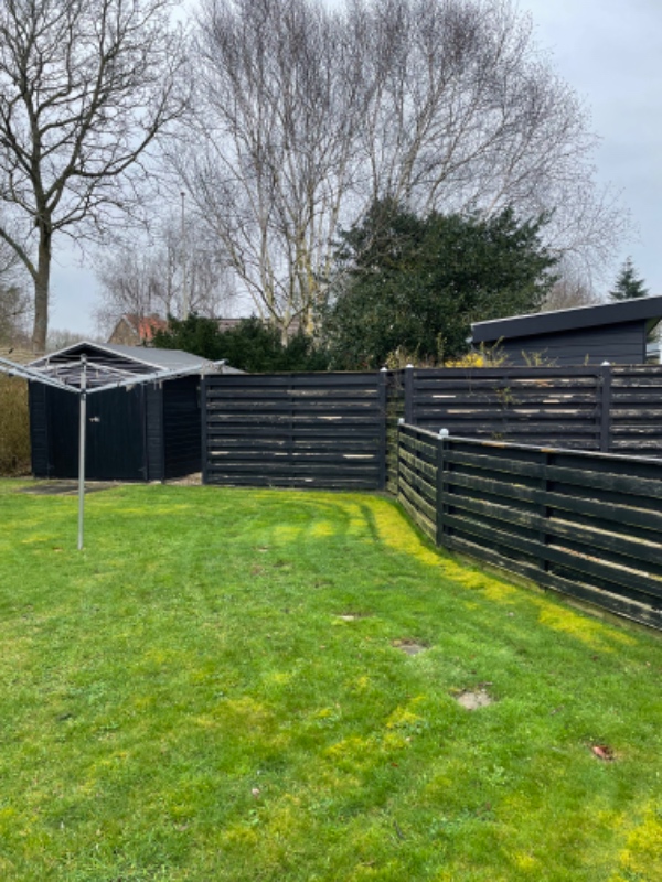 Maling af sort træværk