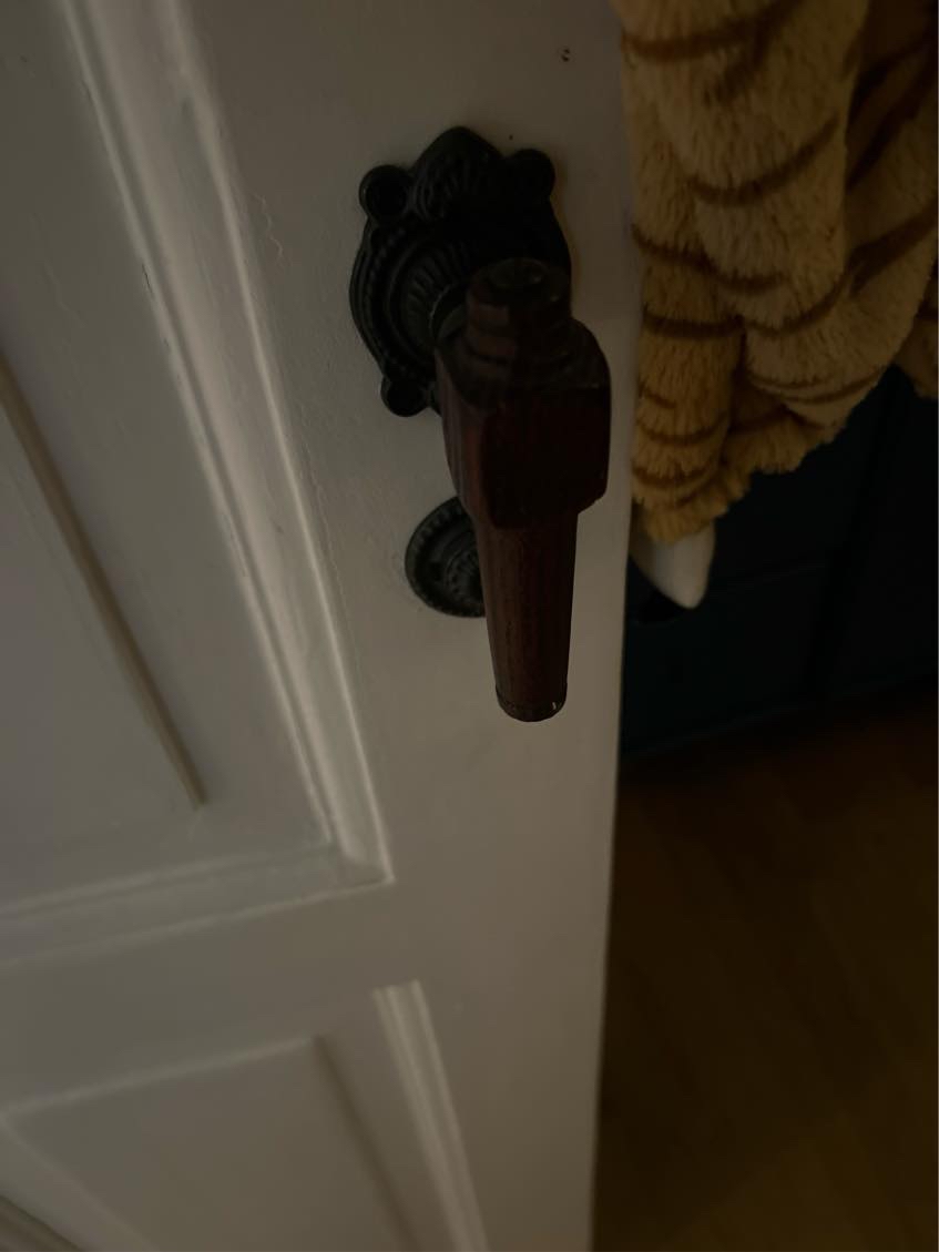 I need someone to fix these 2 handles