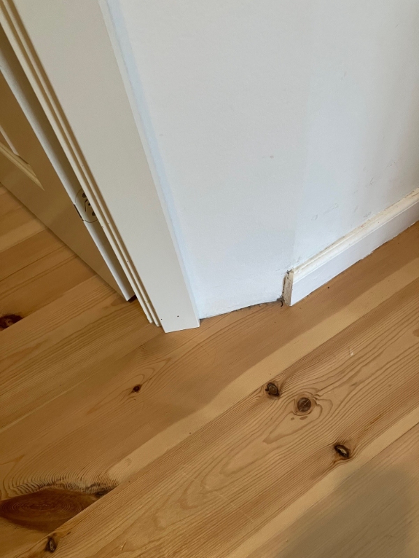 Montering af fodpaneler