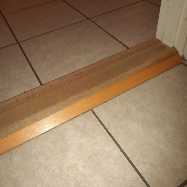 4 Høj dørtrin, bundstykke, skal gøres rollator venlig