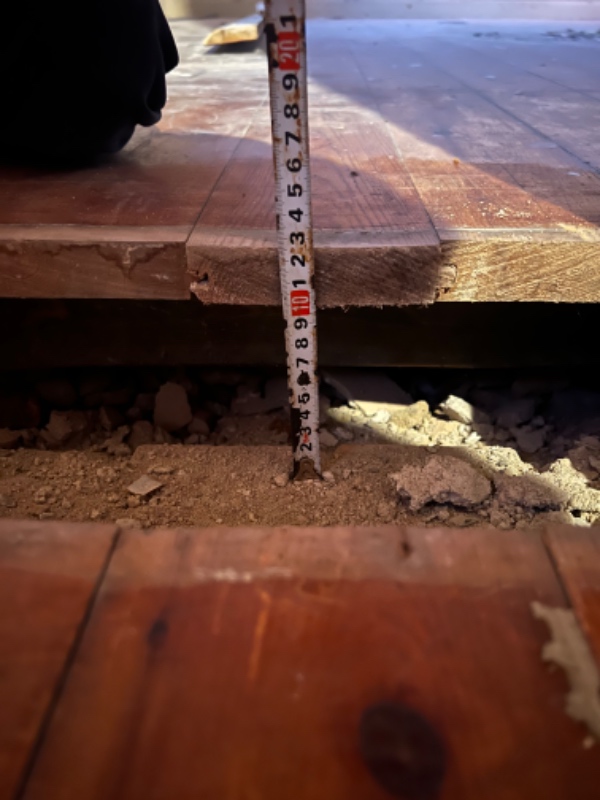 Gammel dør i nyt dørhul.