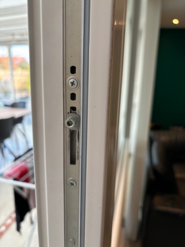 Reparation af skydedør-håndtag