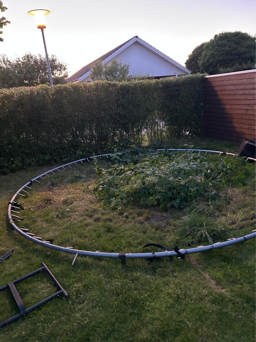 Fjerne trampolin