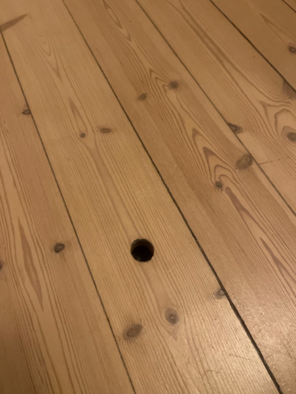 Udfyldning af 2cm diam. hul i trægulv
