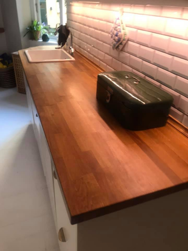 Afslibning af bordplade