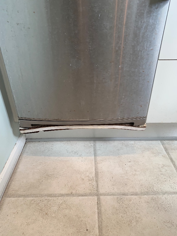 hjælp til træplade, hængsler og håndklædeholder