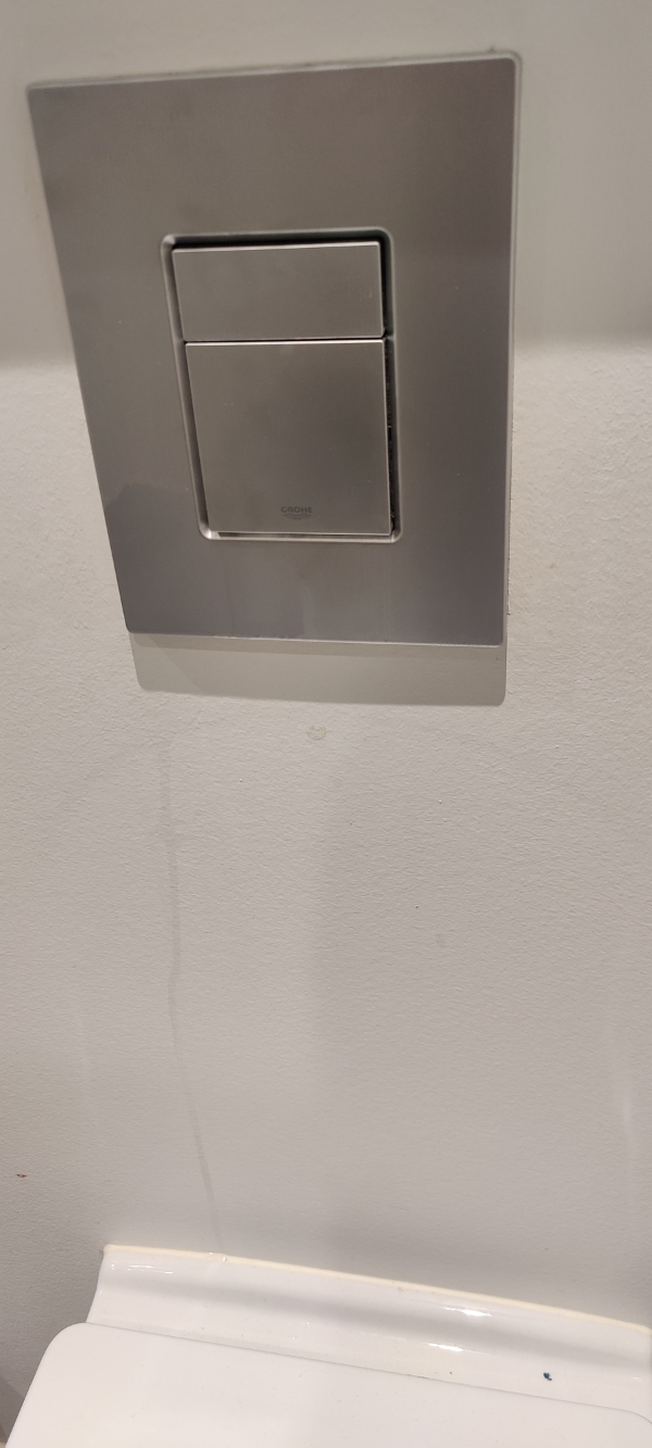 Indbygget toilet løber