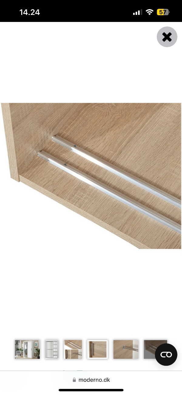 Samling af garderobeskab