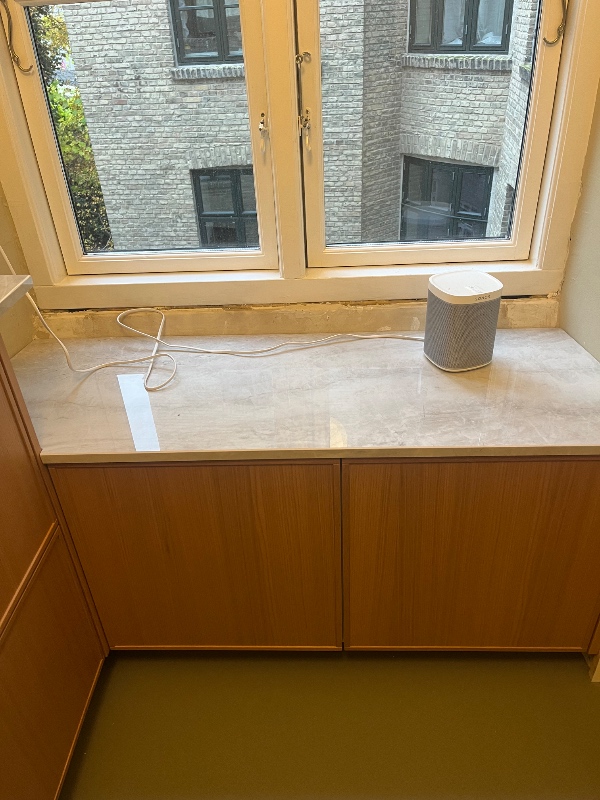 Fugning omkring fliser samt spartel