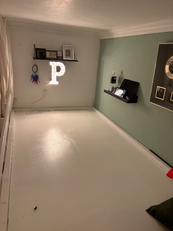 Fjerne hems og køre den væk.