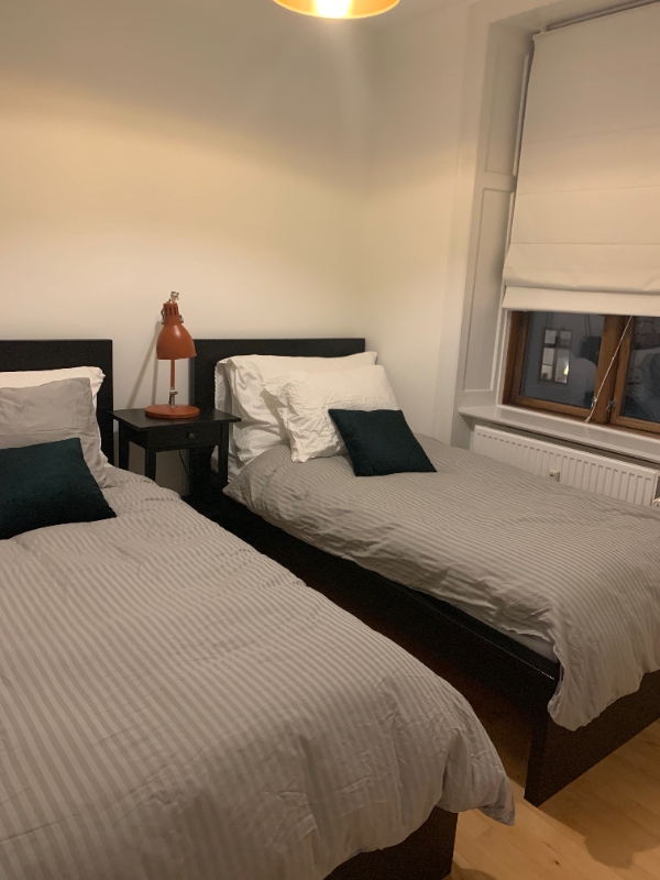 Fjerne møbler fra lejlighed som skal tømmes