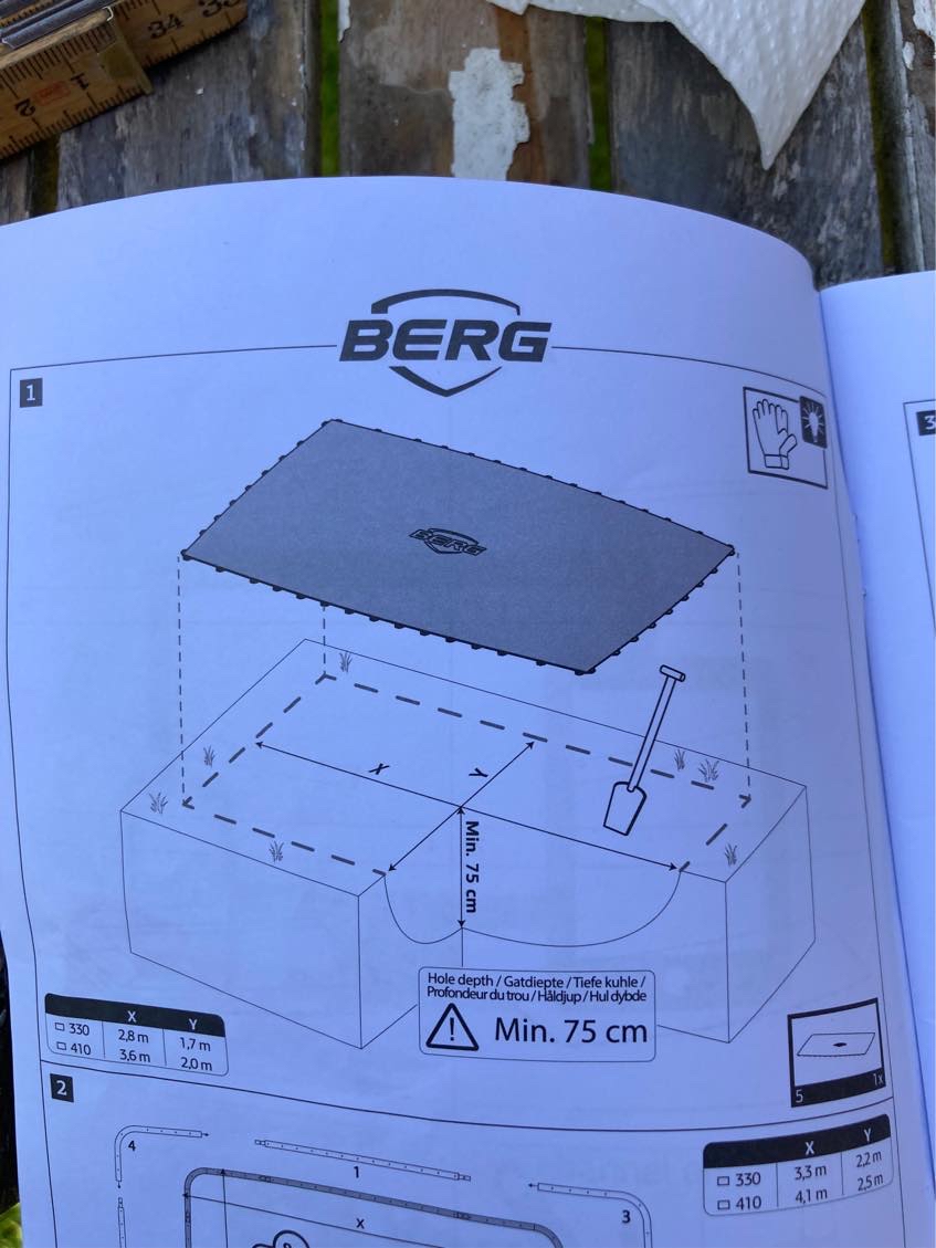Færdiggøre hul til trampolin