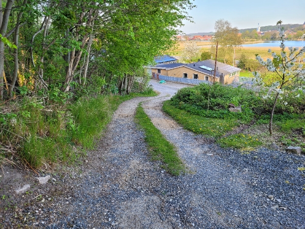 Reparation af grusvej, (bakke) som benyttes af biler