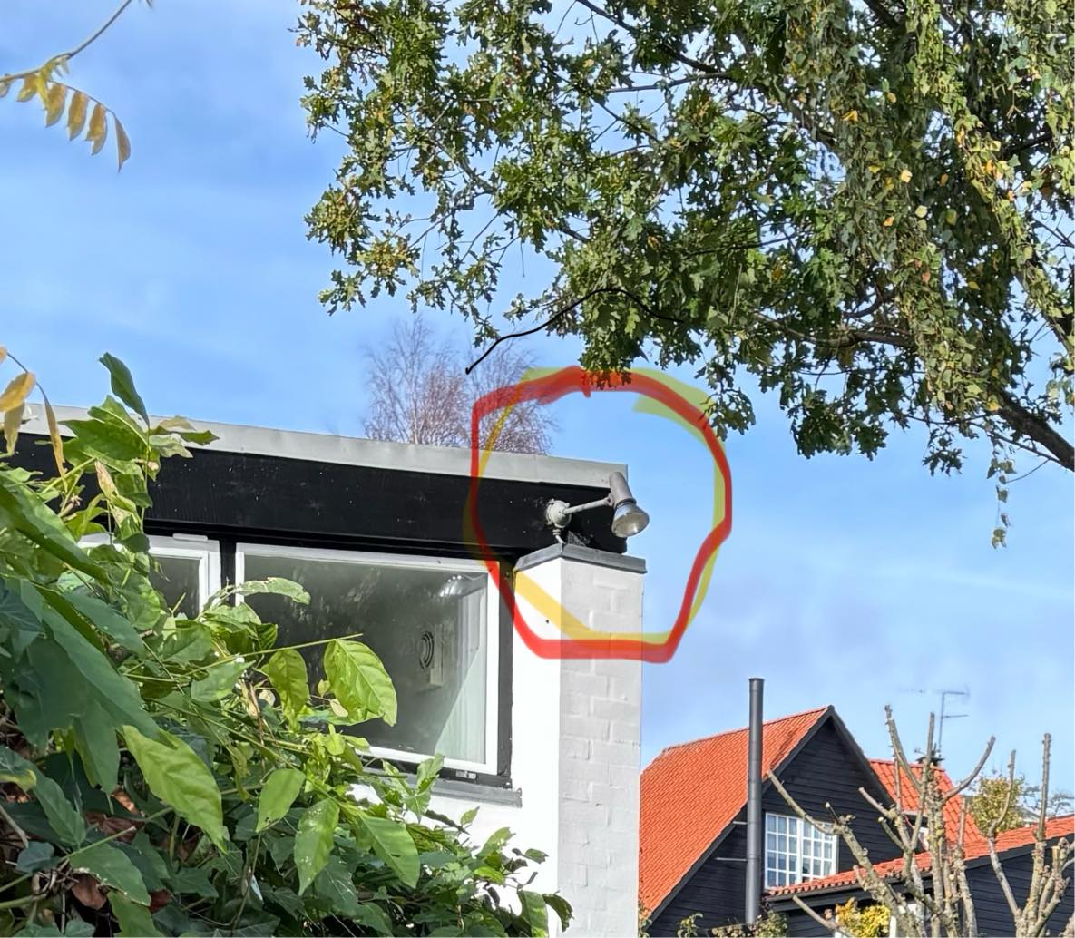 Fjernelse af udendørs eludtag  og opsætning af sensor