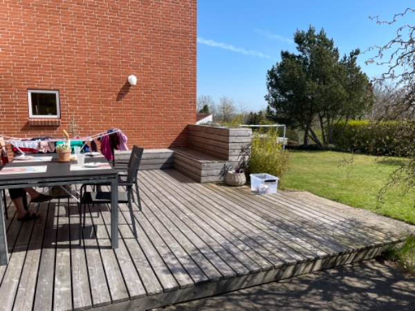 Slibning af træterrasse