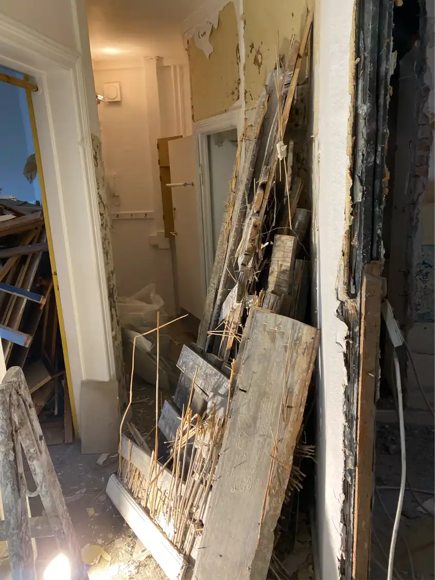 Bortkøsel af nedrivnings affald