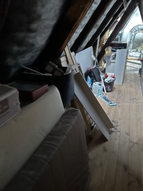 Tømning/bortskaffelse af loftsrum og kælder