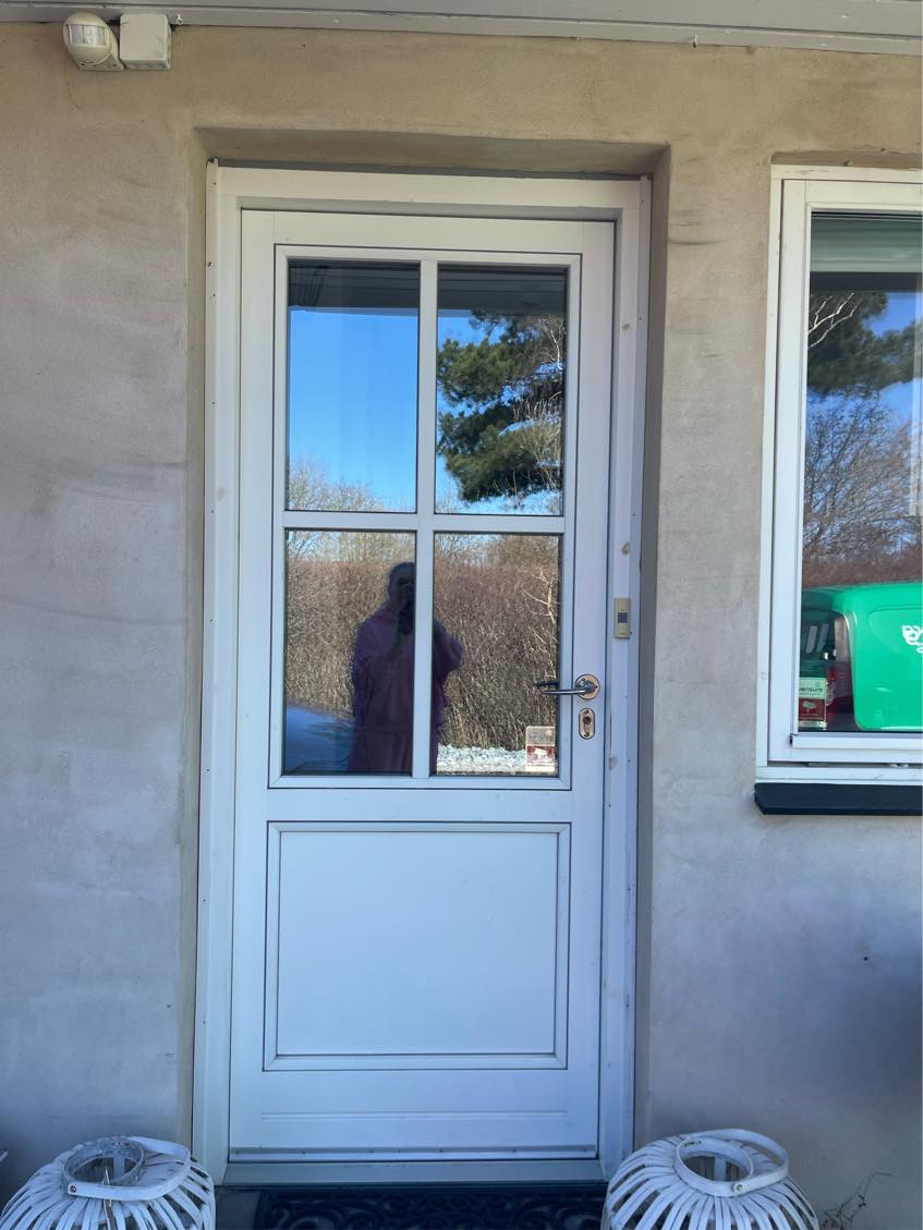 Maling af 5 vinduer udendørs