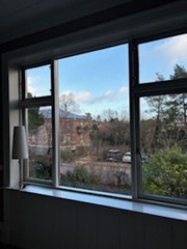 Pudsning af 5 thermovinduesfag inde- og udefra