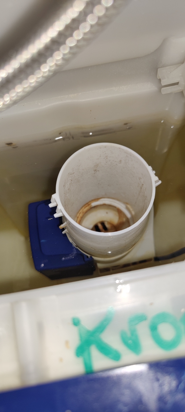 Indbygget toilet løber