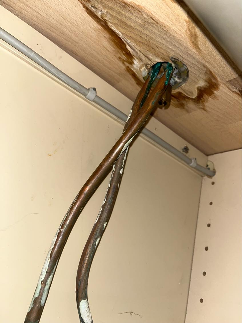 Montering af ny bordplade i køkken