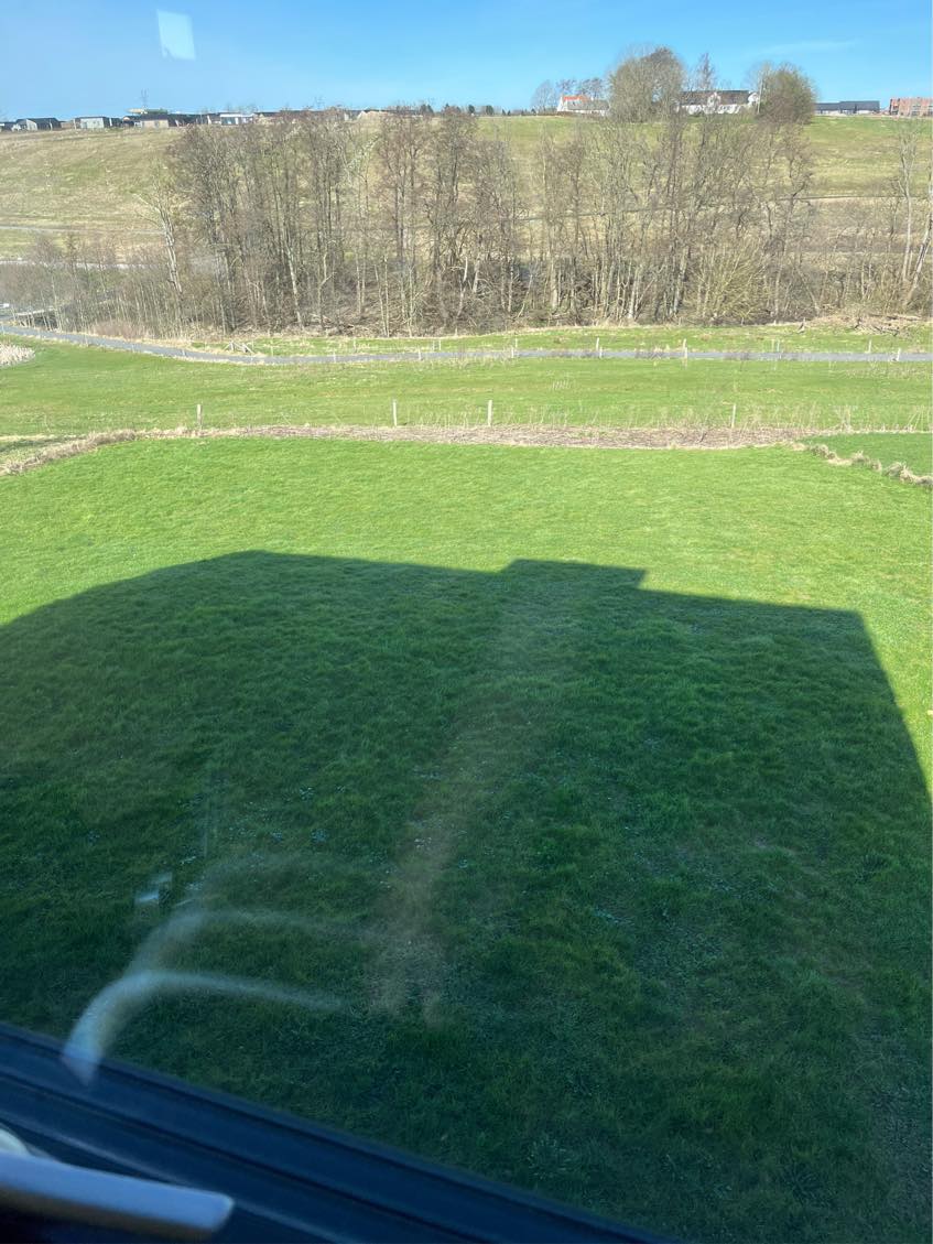 Lægning af kanttråd til robotplæneklipper