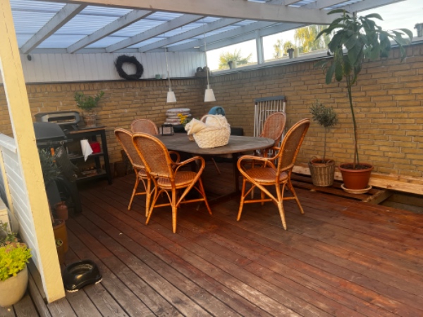 Montering af dampspærre samt isolering under overdækket terrasse