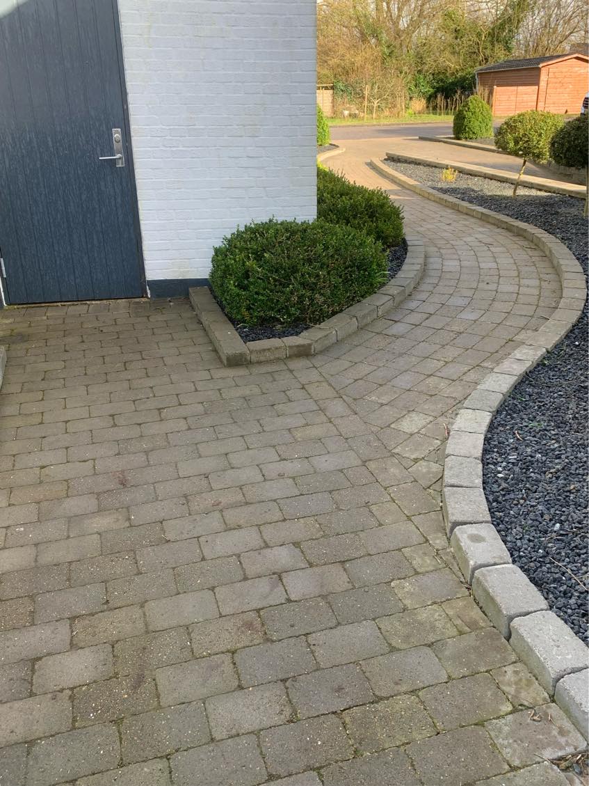 Tømt bedet for granit og jord