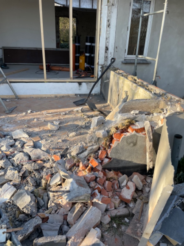 Nedrivning og bortskaffelse af byggeaffald