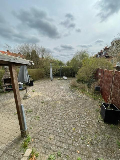 Fjerne ukrudt m.m fra terrasse