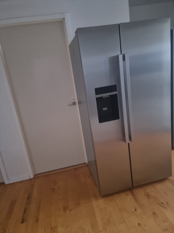 Bortskaffelse af amerikanerkøleskab