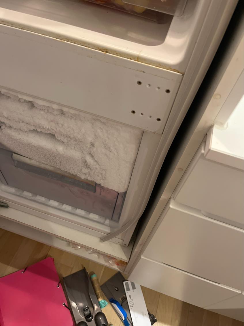 Køleskab og fryser lukker ikke