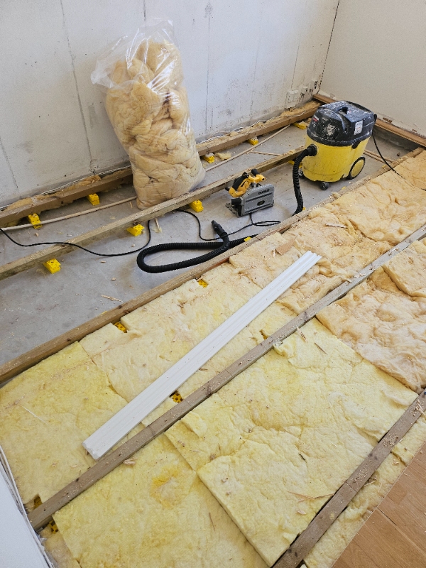 Gulvopbygning med varmespor