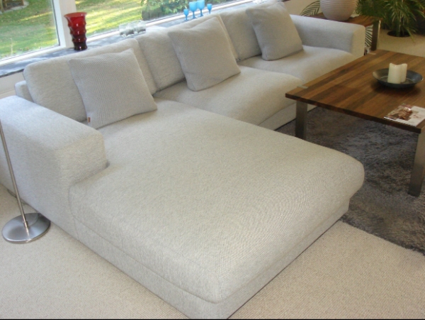 Transportere sofa fra hus til hus