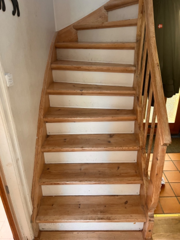 Renovering og lakering af trappe
