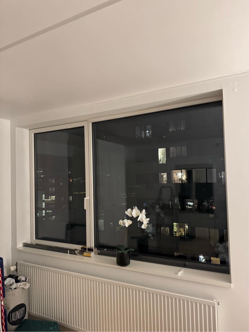 Opsæt 2 lamper & 1 TV i beton