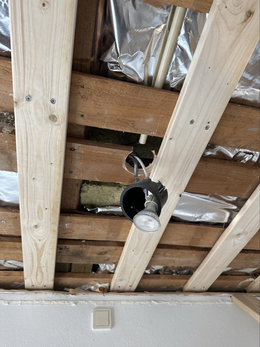 Elektricitet på badeværelse og stue