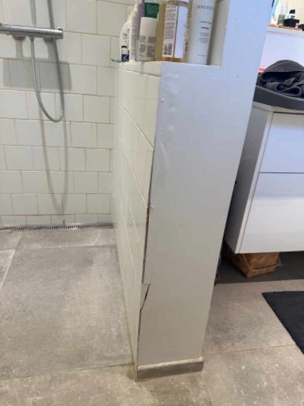 Mure ny skillevæg badeværelse