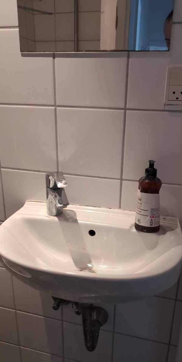 Rengøring af badeværelse