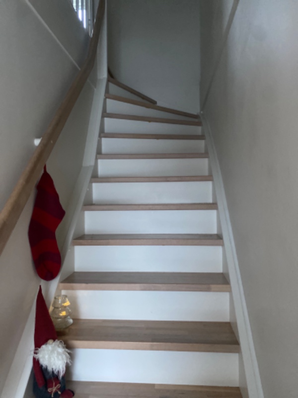 Løbebånd skal løftes op på 1 sal. Vejer ca. 90 kg.