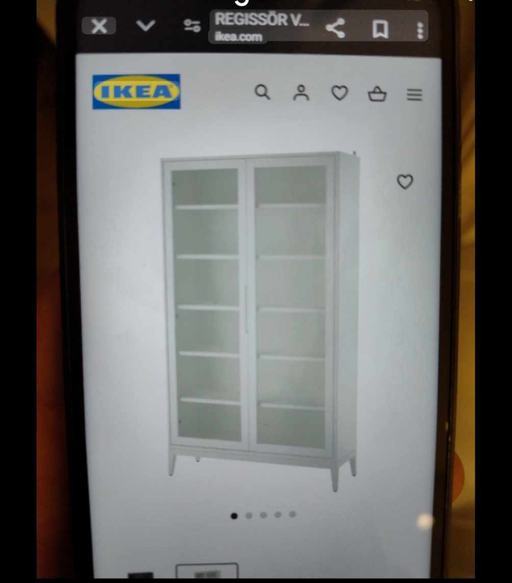 Samle et Vitrine skab og en lille kommode med 5 skuffer. Ikea møbler.
