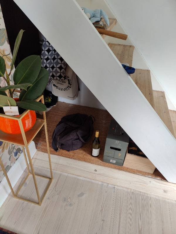 Små reparationer som paneler og andre ting.