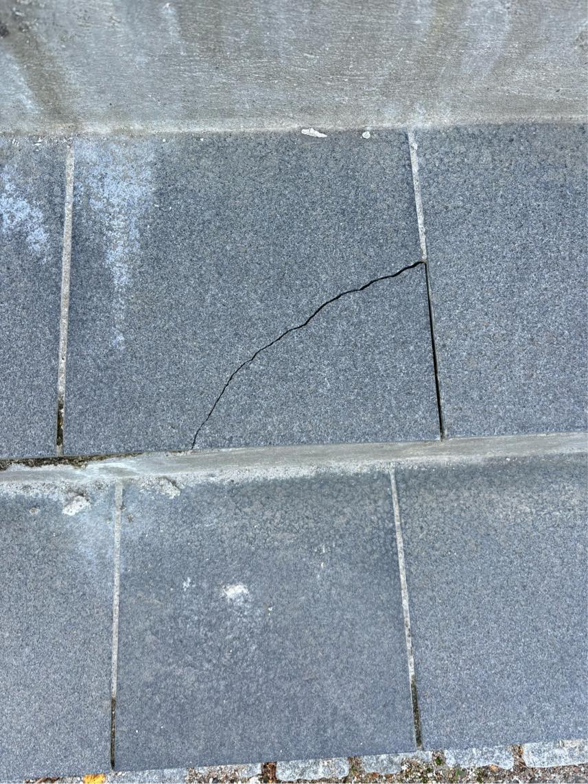 Reparation af muret trappe til hus