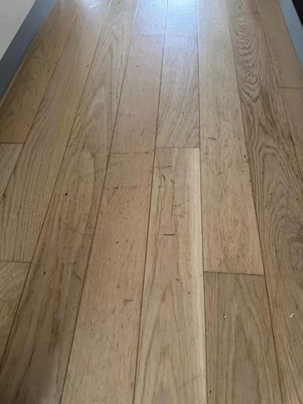 Slibning og lakering af gulve i lejlighed på 122 m2 i Vallensbæk Strand