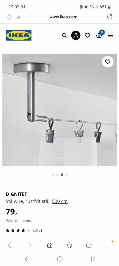 Opsætning af lamper, gardiner og væghylder