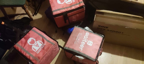 4 box and one a suitcase and me