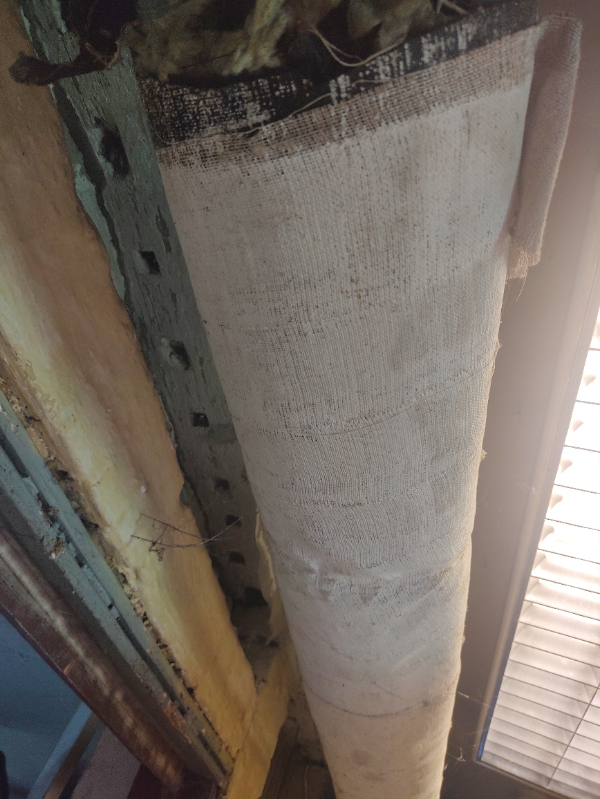 Fjernelse af rørisolering på varmerør, som kan indeholde asbest